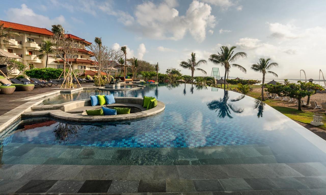 Grand Mirage Resort & Thalasso Bali Nusa Dua  Eksteriør billede Infinity pool at the Westin The Villas, Nusa Dua, Bali, Indonesia